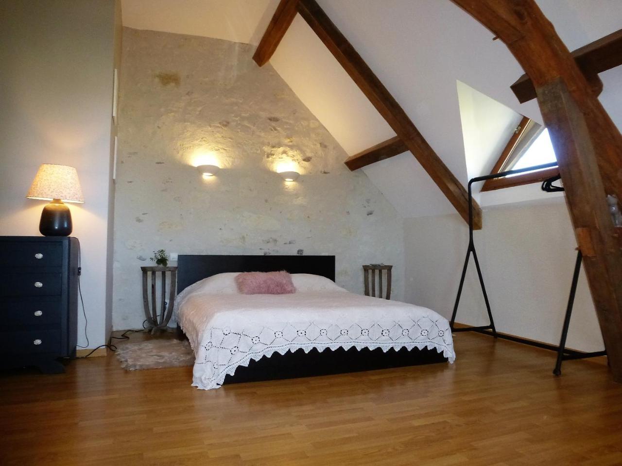 Hotel Le Logis De La Chouette Baugé Esterno foto