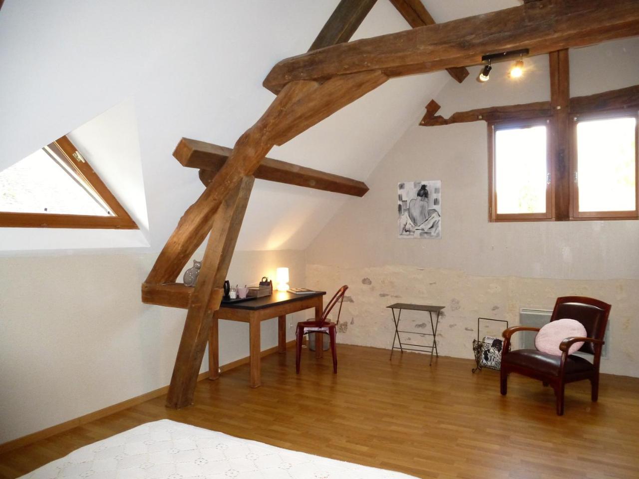 Hotel Le Logis De La Chouette Baugé Esterno foto